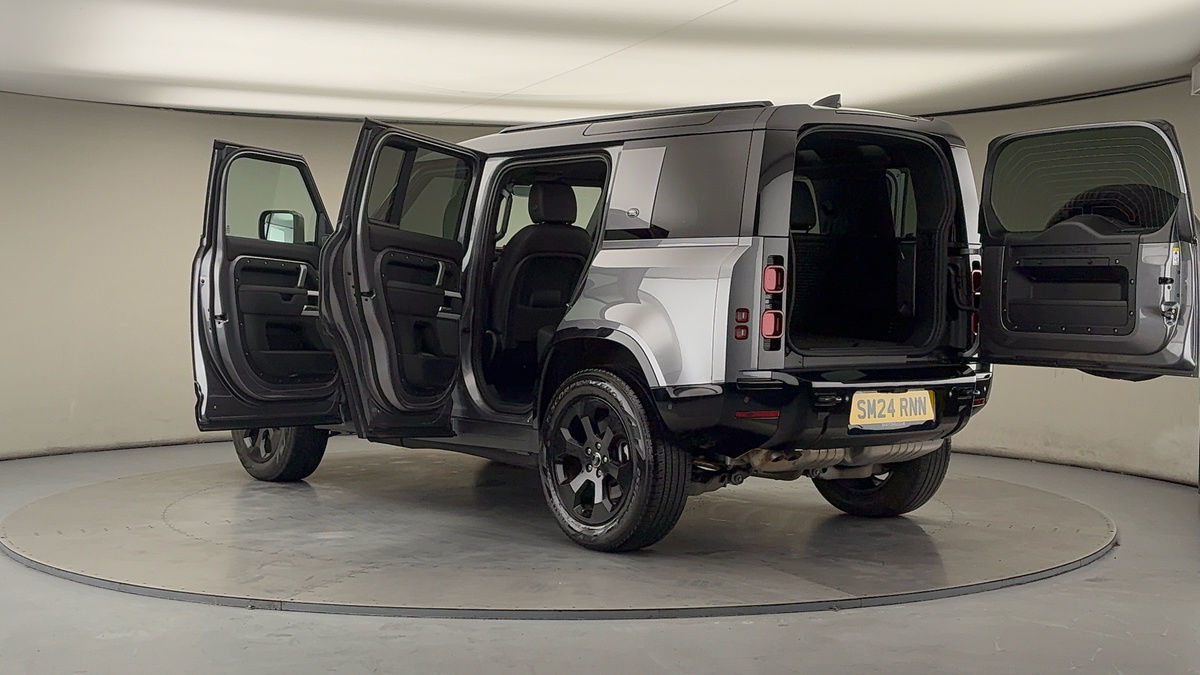 Used Land Rover Defender 110 2024 for sale - 76821426: Photo 43