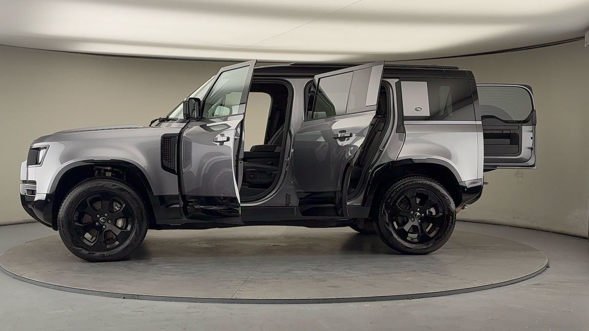 Used Land Rover Defender 110 2024 for sale - 76821426: Photo 47