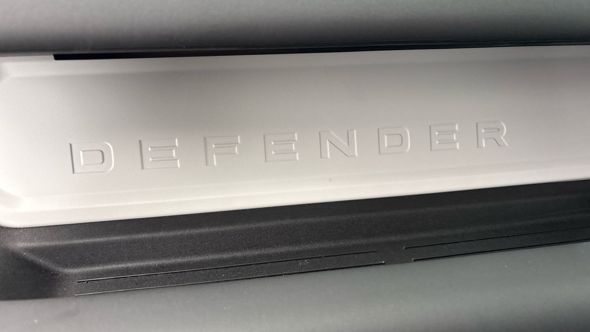 Used Land Rover Defender 90 2024 for sale - 76643160: Photo 11