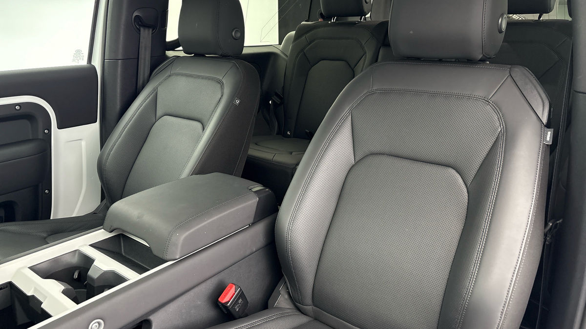 Used Land Rover Defender 90 2024 for sale - 76643160: Photo 13