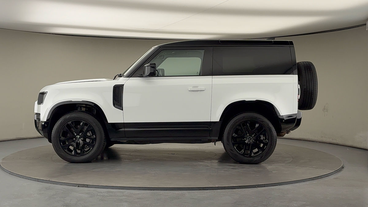 Used Land Rover Defender 90 2024 for sale - 76643160: Photo 21