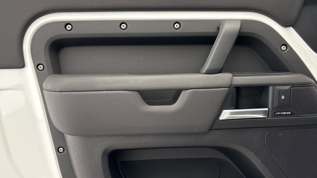 Used Land Rover Defender 90 2024 for sale - 76643160: Photo 25