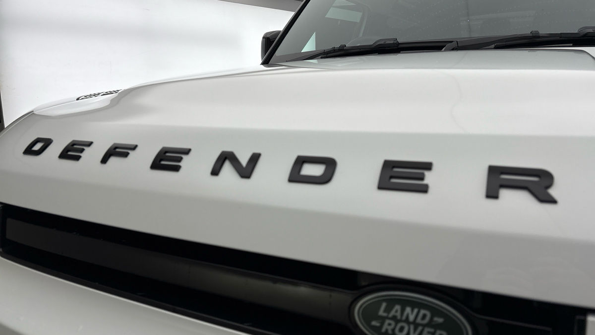 Used Land Rover Defender 90 2024 for sale - 76643160: Photo 30