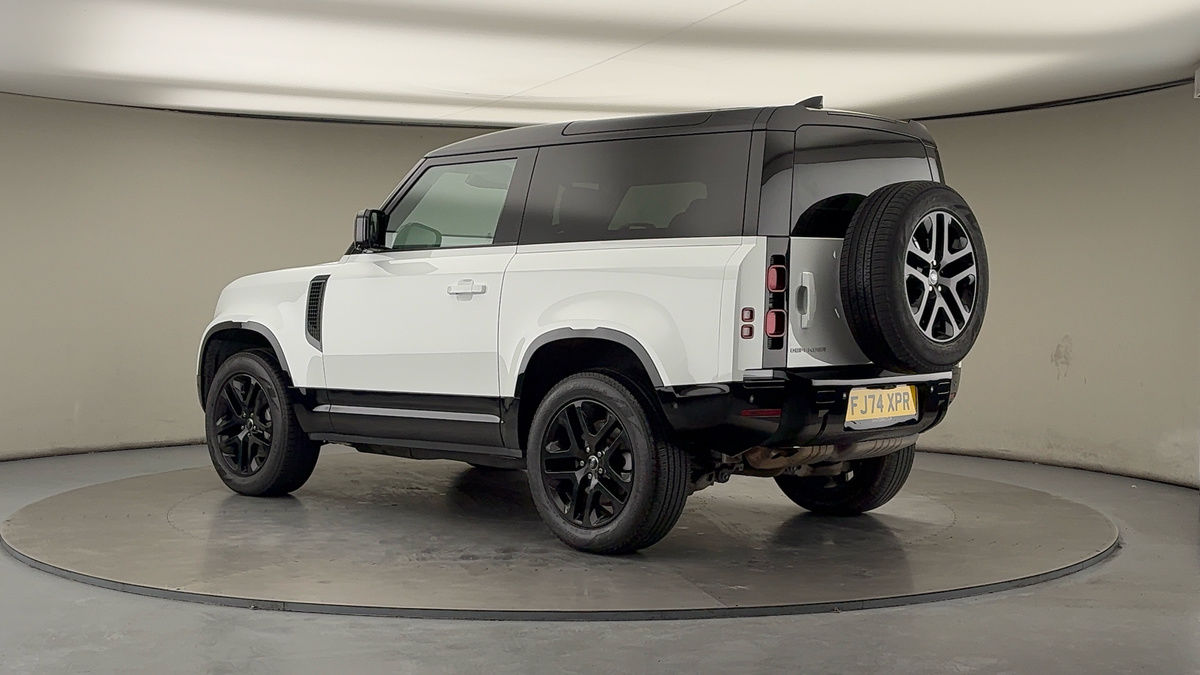 Used Land Rover Defender 90 2024 for sale - 76643160: Photo 31