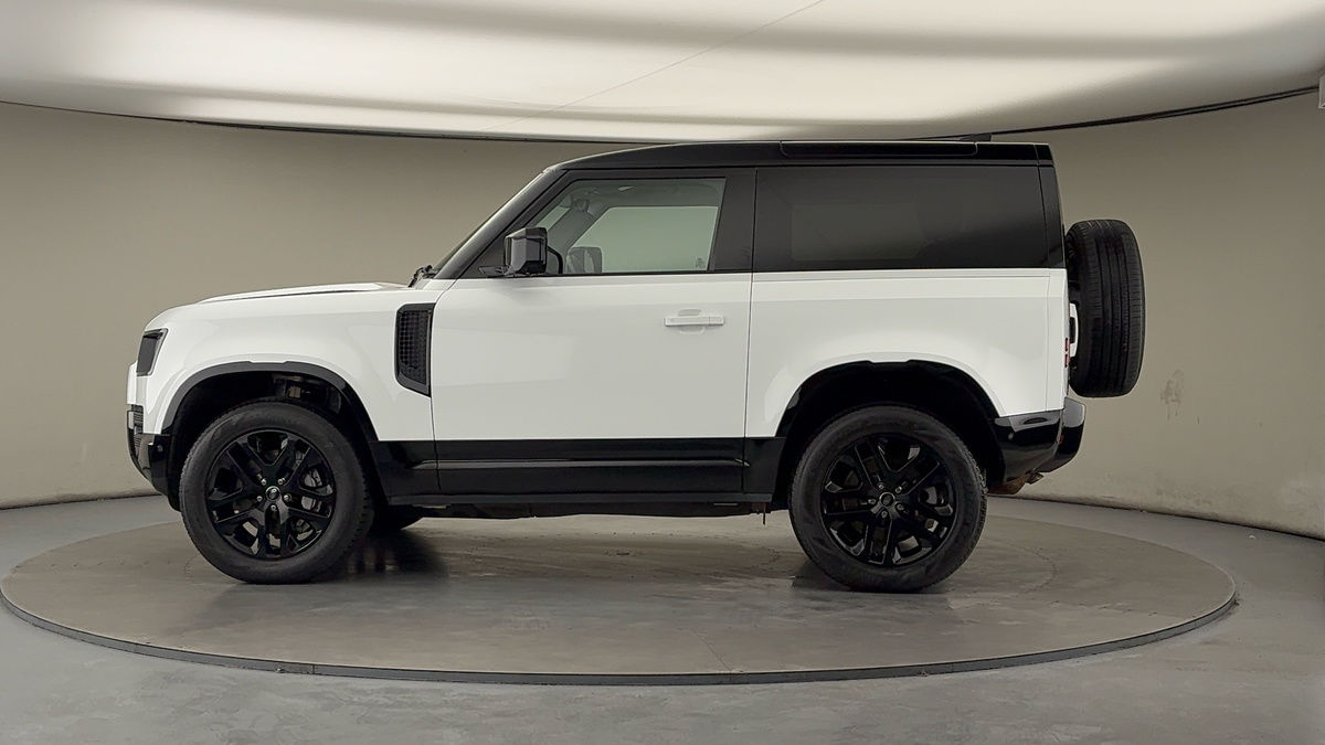 Used Land Rover Defender 90 2024 for sale - 76643160: Photo 33