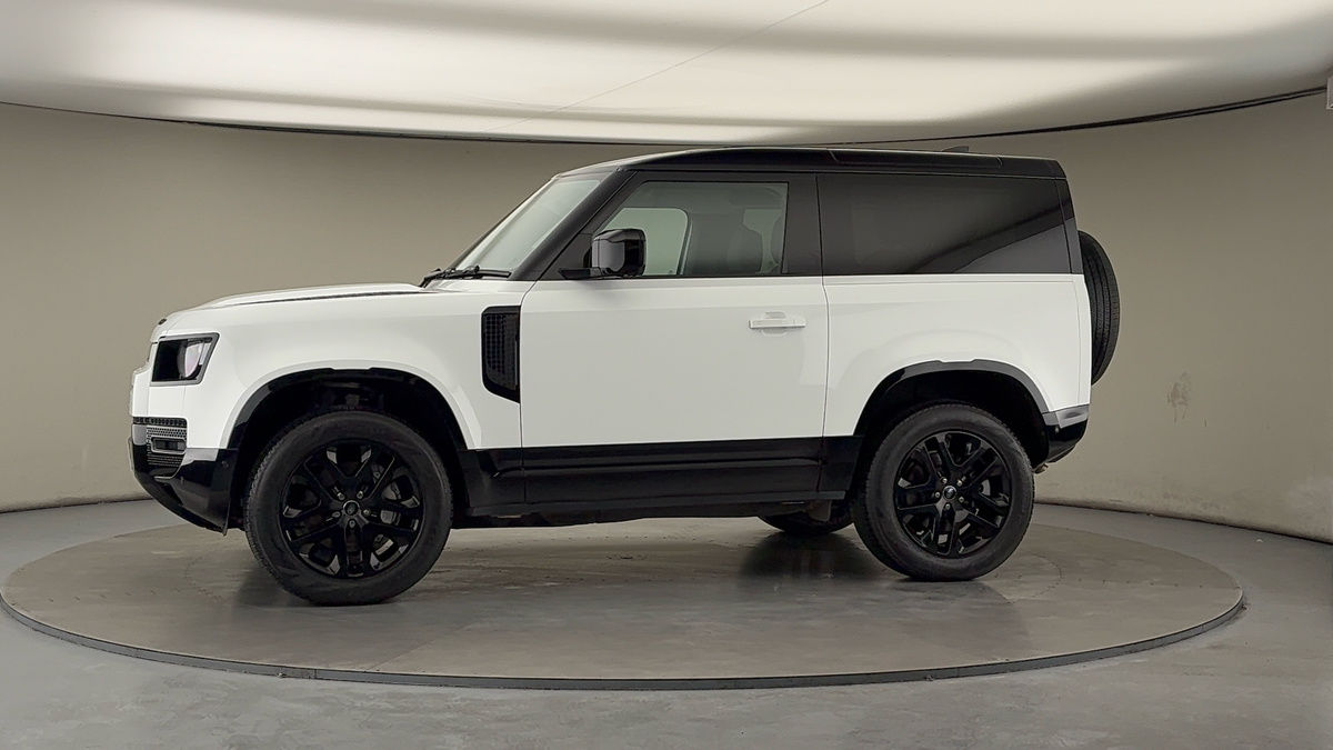 Used Land Rover Defender 90 2024 for sale - 76643160: Photo 34