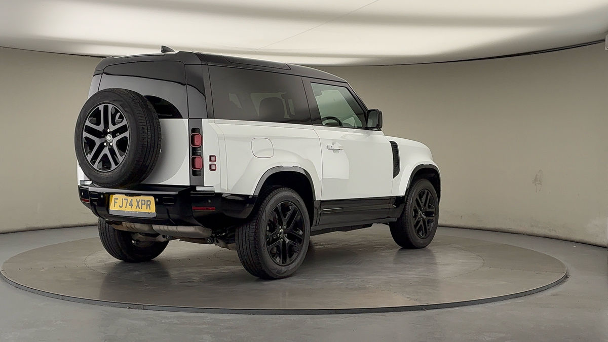 Used Land Rover Defender 90 2024 for sale - 76643160: Photo 45