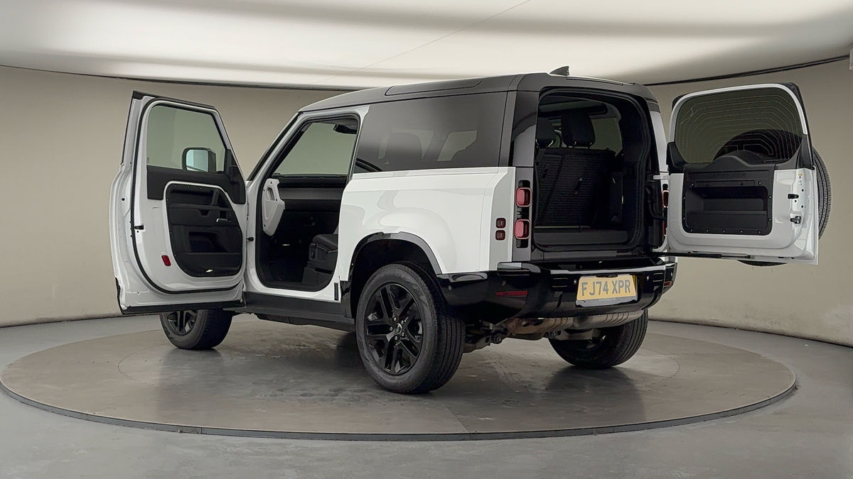 Used Land Rover Defender 90 2024 for sale - 76643160: Photo 49