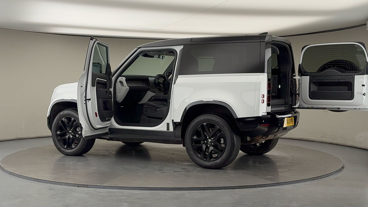 Used Land Rover Defender 90 2024 for sale - 76643160: Photo 51