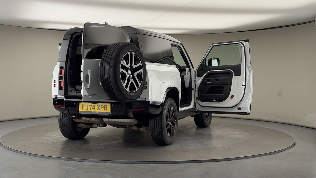 Used Land Rover Defender 90 2024 for sale - 76643160: Photo 65