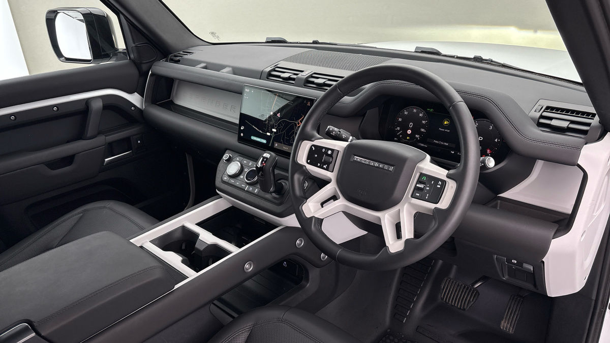 Used Land Rover Defender 90 2024 for sale - 76643160: Photo 9