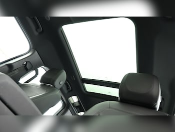 Used Land Rover Defender 110 2022 for sale - 75597800: Photo