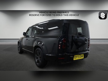 Used Land Rover Defender 2023 for sale - 78228420: Photo