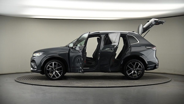 Used Volkswagen Tiguan 2024 for sale - 74290319: Photo 50
