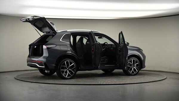 Used Volkswagen Tiguan 2024 for sale - 74290319: Photo 56
