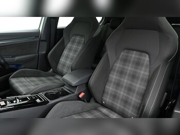 Used Volkswagen Golf 2023 for sale - 75057407: Photo