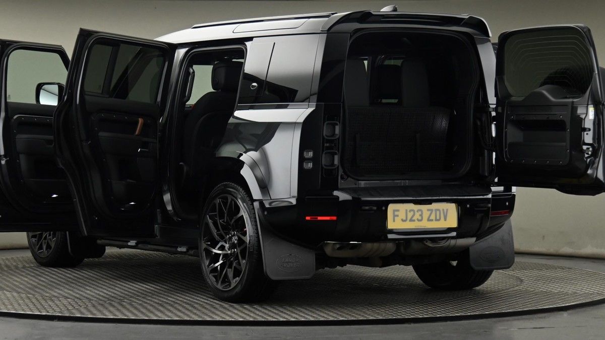 Used Land Rover Defender 110 2023 for sale - 74107070: Photo 14