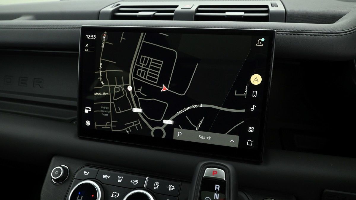 Used Land Rover Defender 110 2023 for sale - 74107070: Photo 17