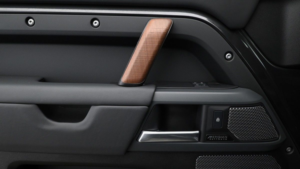 Used Land Rover Defender 110 2023 for sale - 74107070: Photo 19