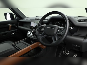 Used Land Rover Defender 110 2023 for sale - 74107070: Photo