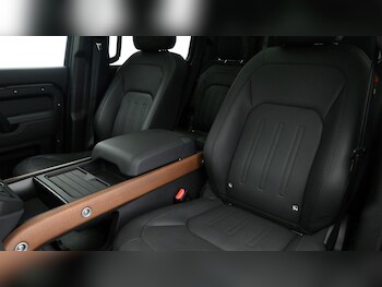 Used Land Rover Defender 110 2023 for sale - 74107070: Photo