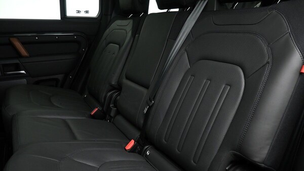 Used Land Rover Defender 110 2023 for sale - 74107070: Photo 5
