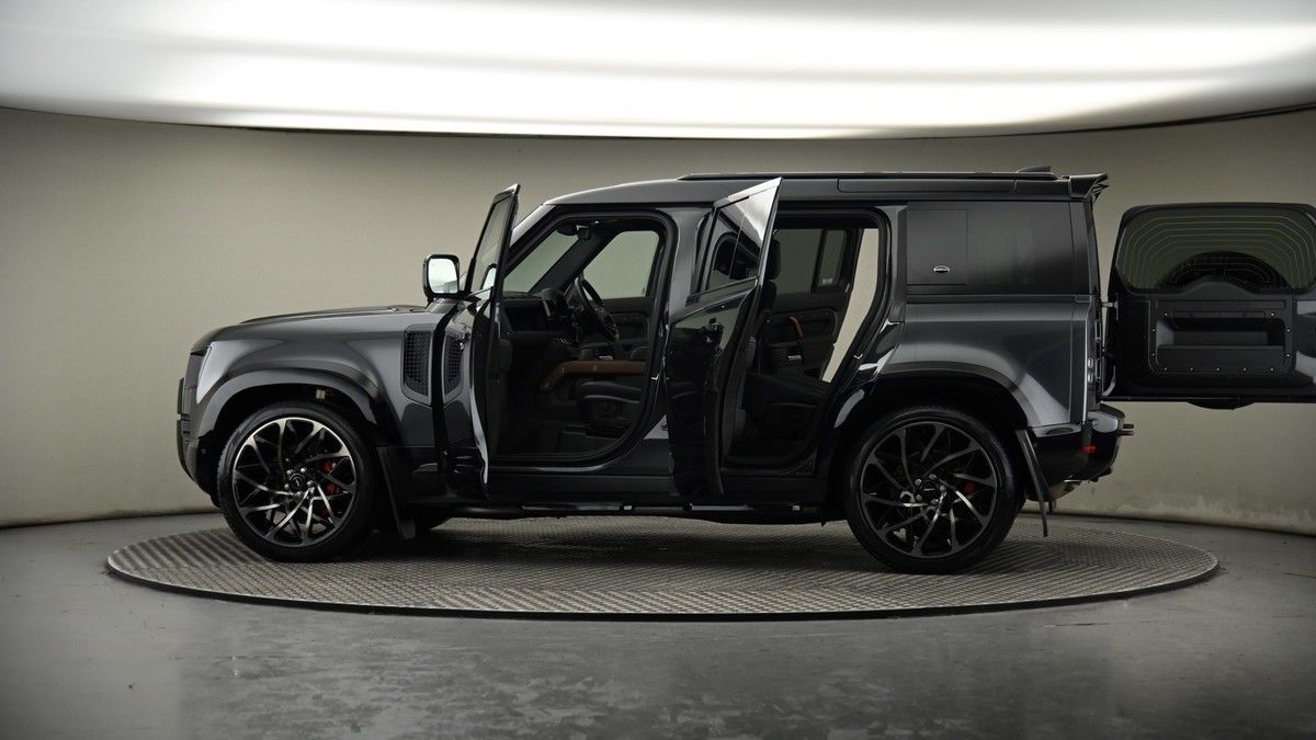 Used Land Rover Defender 110 2023 for sale - 74107070: Photo 63