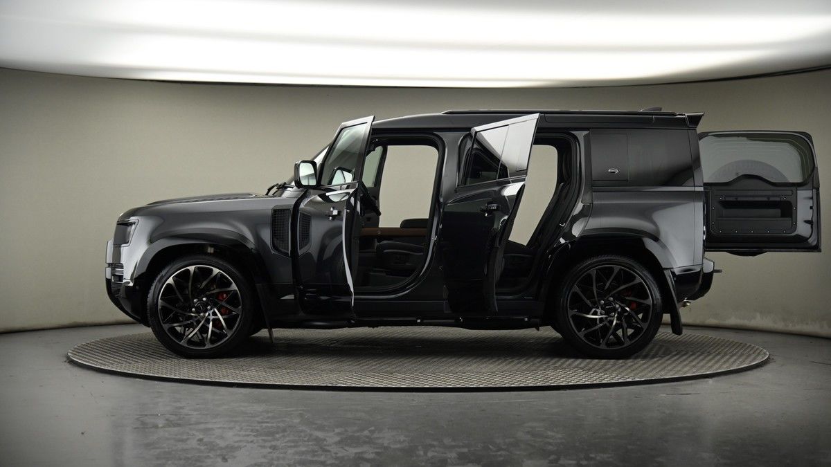 Used Land Rover Defender 110 2023 for sale - 74107070: Photo 97