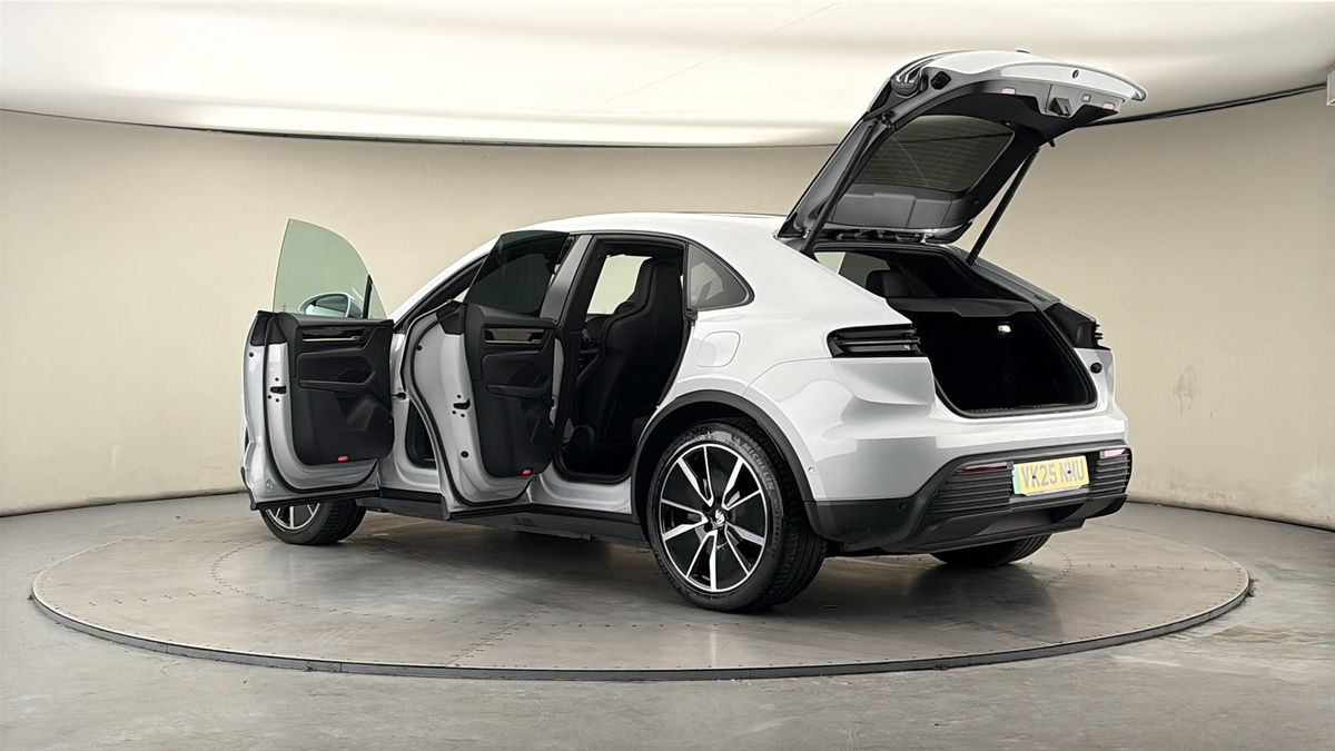 Used Porsche Macan 2025 for sale - 78111608: Photo 46