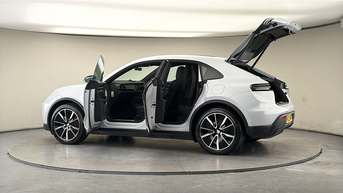 Used Porsche Macan 2025 for sale - 78111608: Photo 48