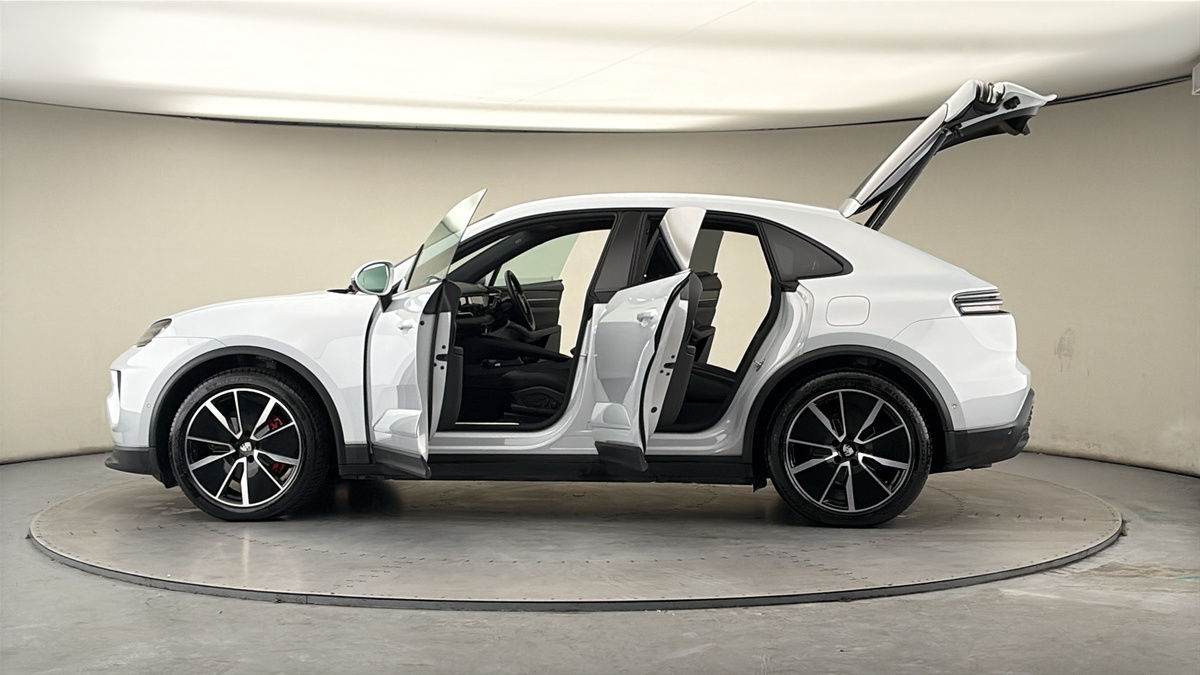 Used Porsche Macan 2025 for sale - 78111608: Photo 49