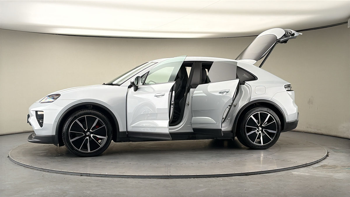 Used Porsche Macan 2025 for sale - 78111608: Photo 50