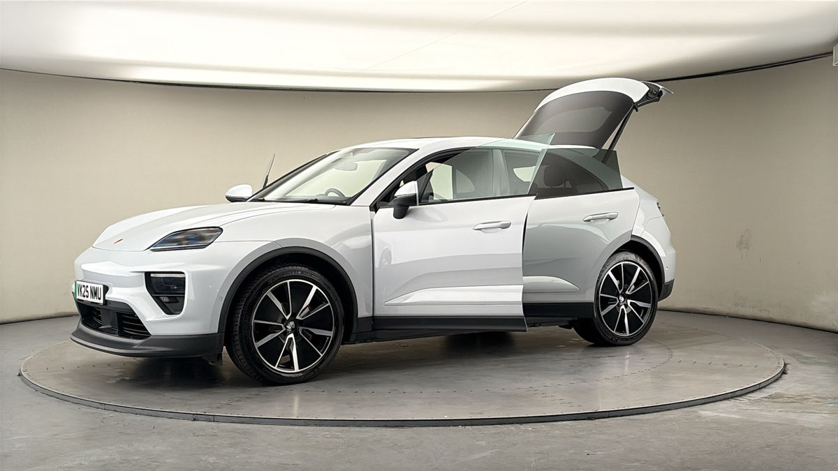 Used Porsche Macan 2025 for sale - 78111608: Photo 51