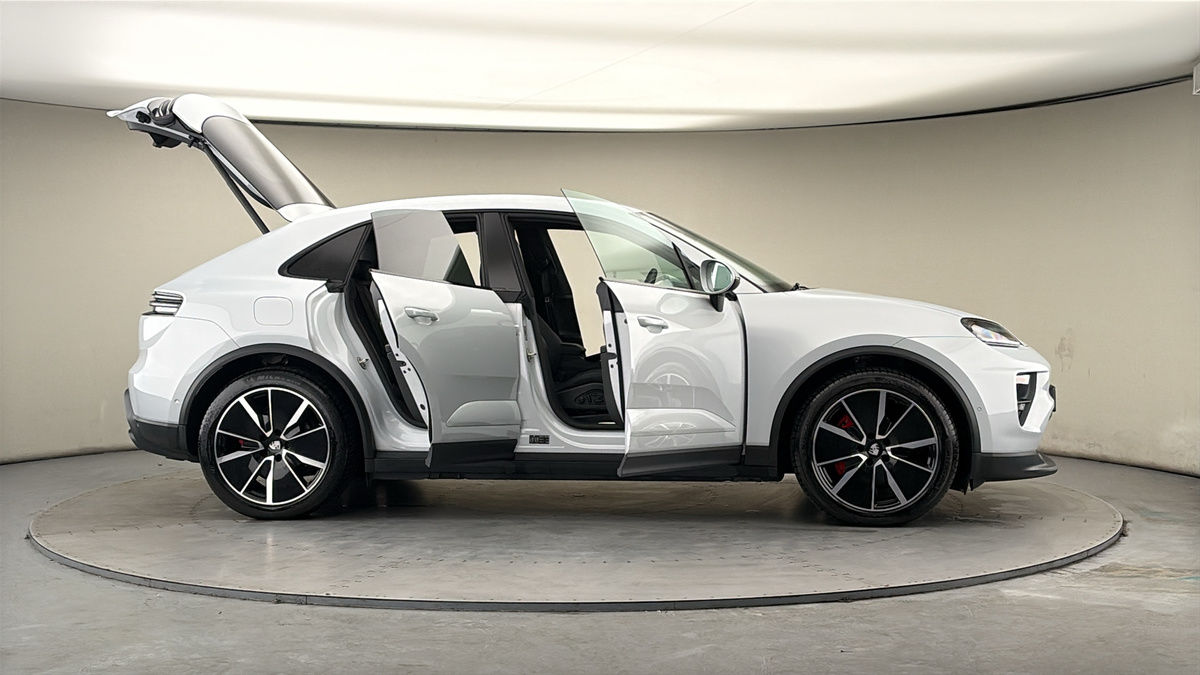 Used Porsche Macan 2025 for sale - 78111608: Photo 58