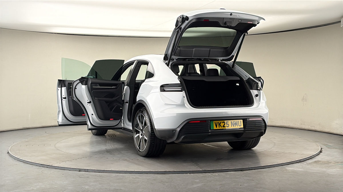 Used Porsche Macan 2025 for sale - 78111608: Photo 64