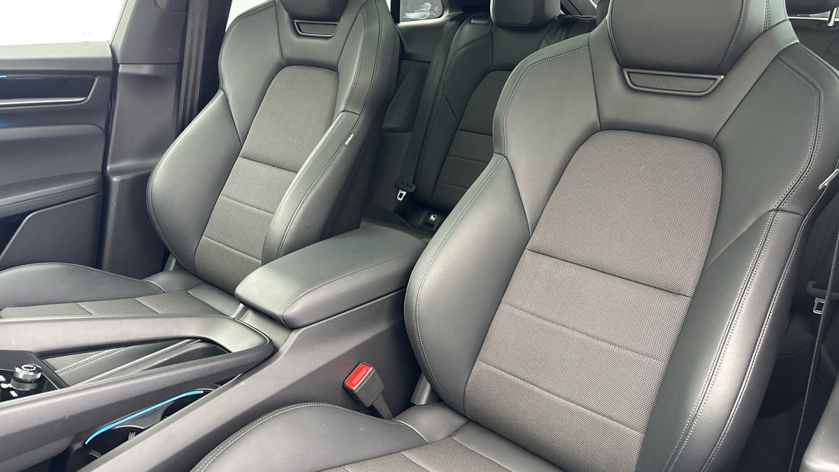 Used Porsche Macan 2025 for sale - 78111608: Photo 7