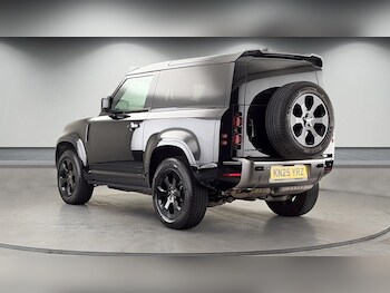 Used Land Rover Defender 2025 for sale - 78545137: Photo