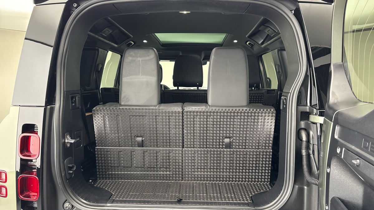 Used Land Rover Defender 2024 for sale - 78182379: Photo 11
