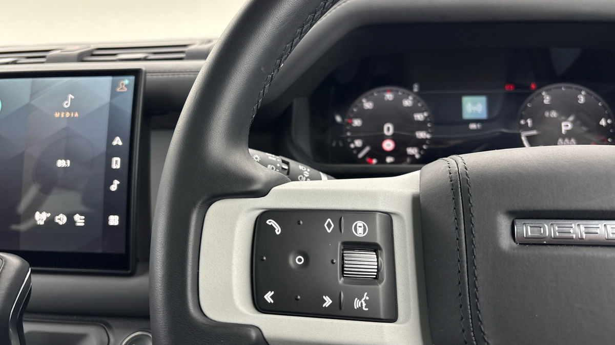 Used Land Rover Defender 2024 for sale - 78182379: Photo 13