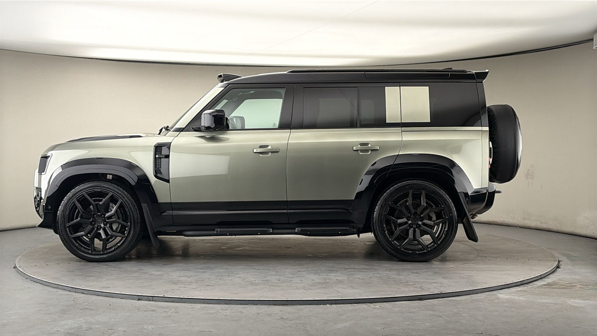 Used Land Rover Defender 2024 for sale - 78182379: Photo 15