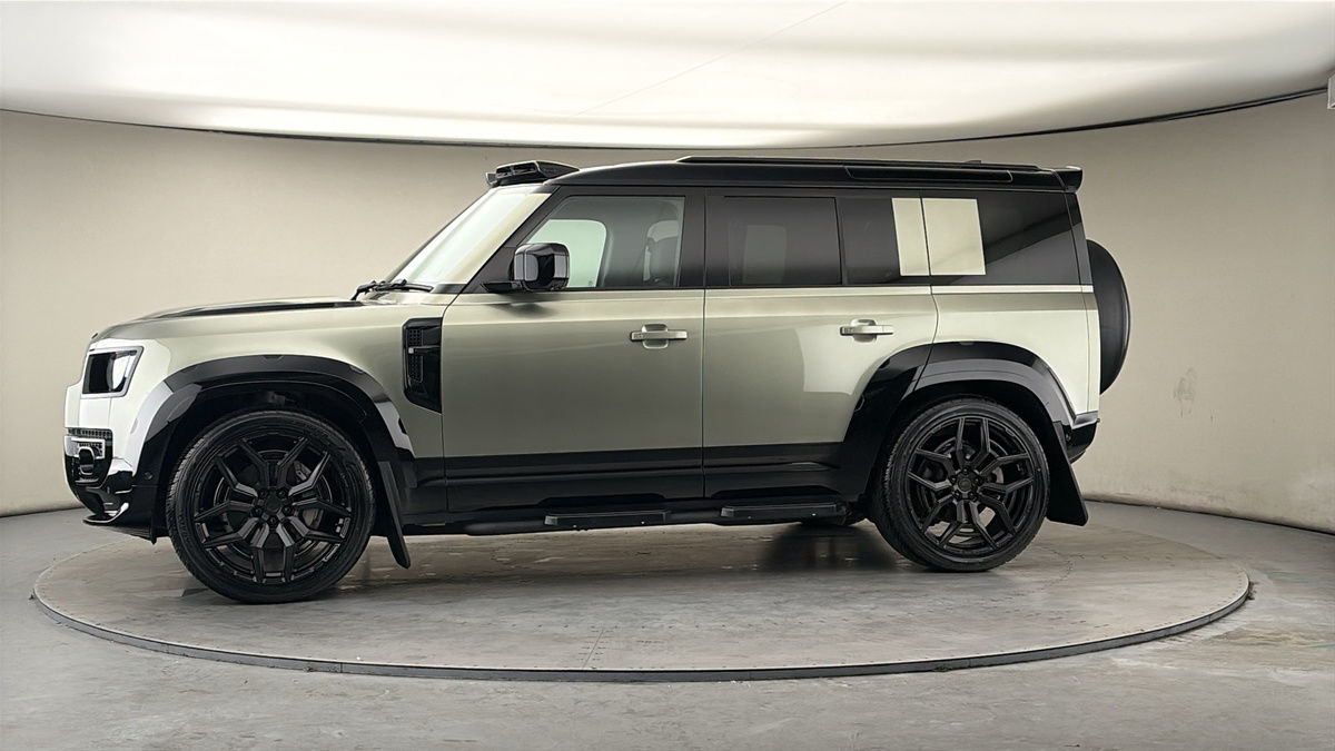 Used Land Rover Defender 2024 for sale - 78182379: Photo 31