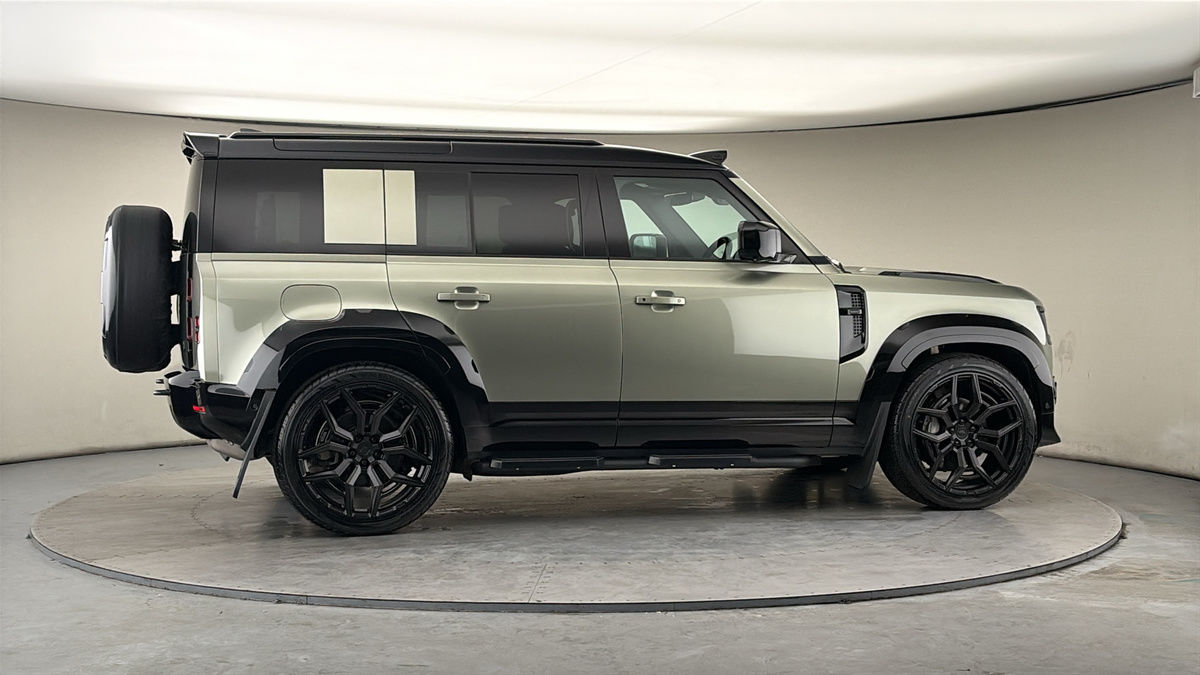 Used Land Rover Defender 2024 for sale - 78182379: Photo 40