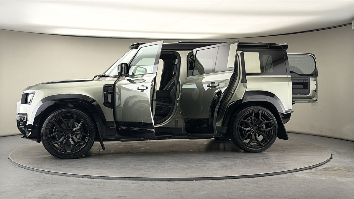 Used Land Rover Defender 2024 for sale - 78182379: Photo 50