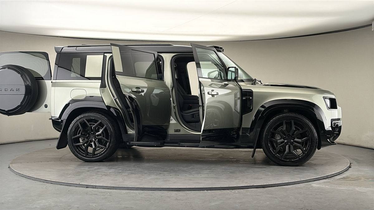 Used Land Rover Defender 2024 for sale - 78182379: Photo 58