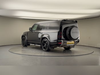 Used Land Rover Defender 130 2023 for sale - 78331514: Photo