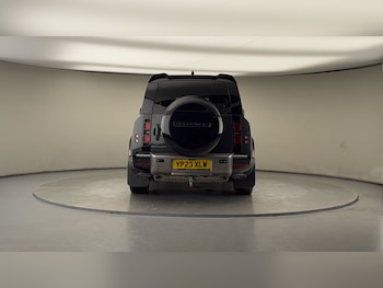 Used Land Rover Defender 130 2023 for sale - 78331514: Photo