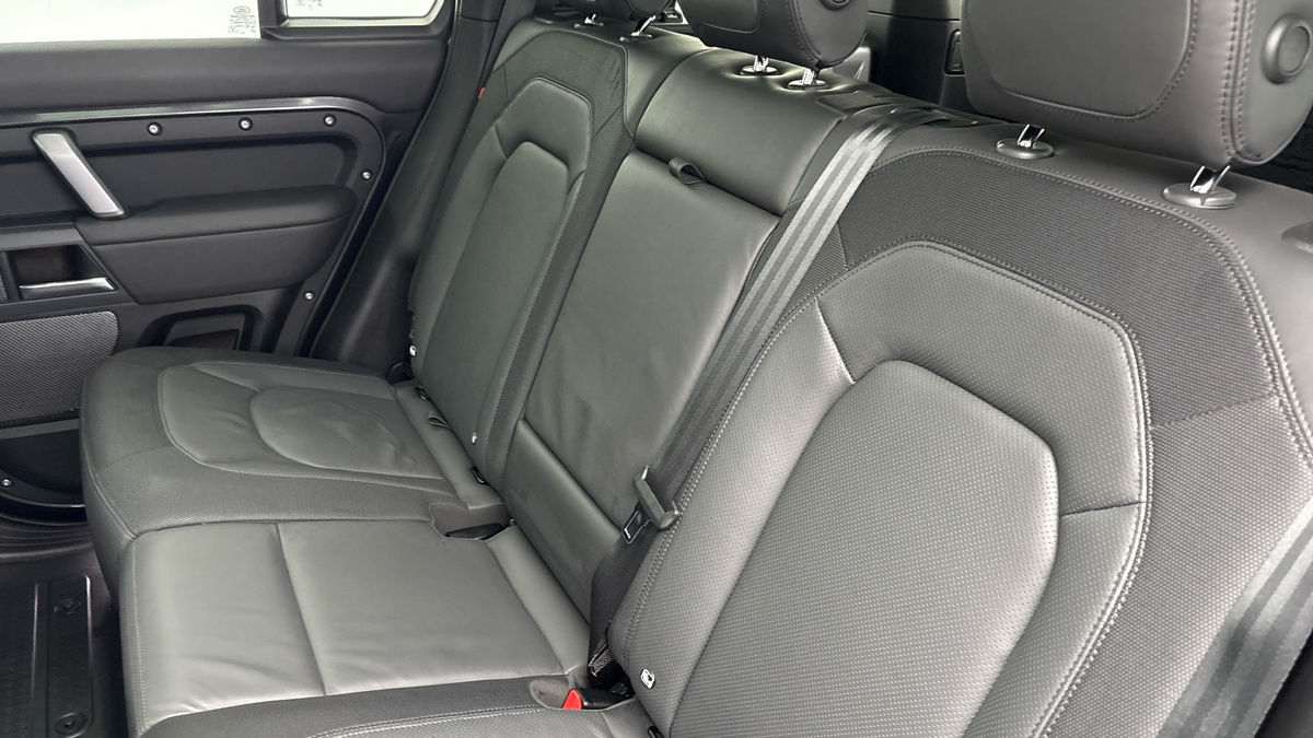 Used Land Rover Defender 110 2023 for sale - 76605403: Photo 21