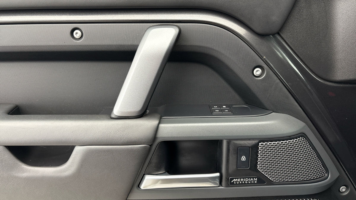 Used Land Rover Defender 110 2023 for sale - 76605403: Photo 44