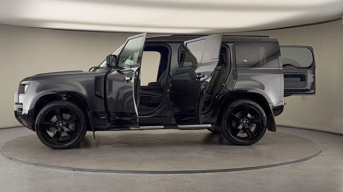 Used Land Rover Defender 110 2023 for sale - 76605403: Photo 99