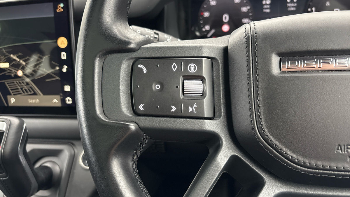 Used Land Rover Defender 110 2024 for sale - 77880784: Photo 13